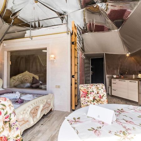 Отель Glamp Royal Бялы-Дунаец Экстерьер фото