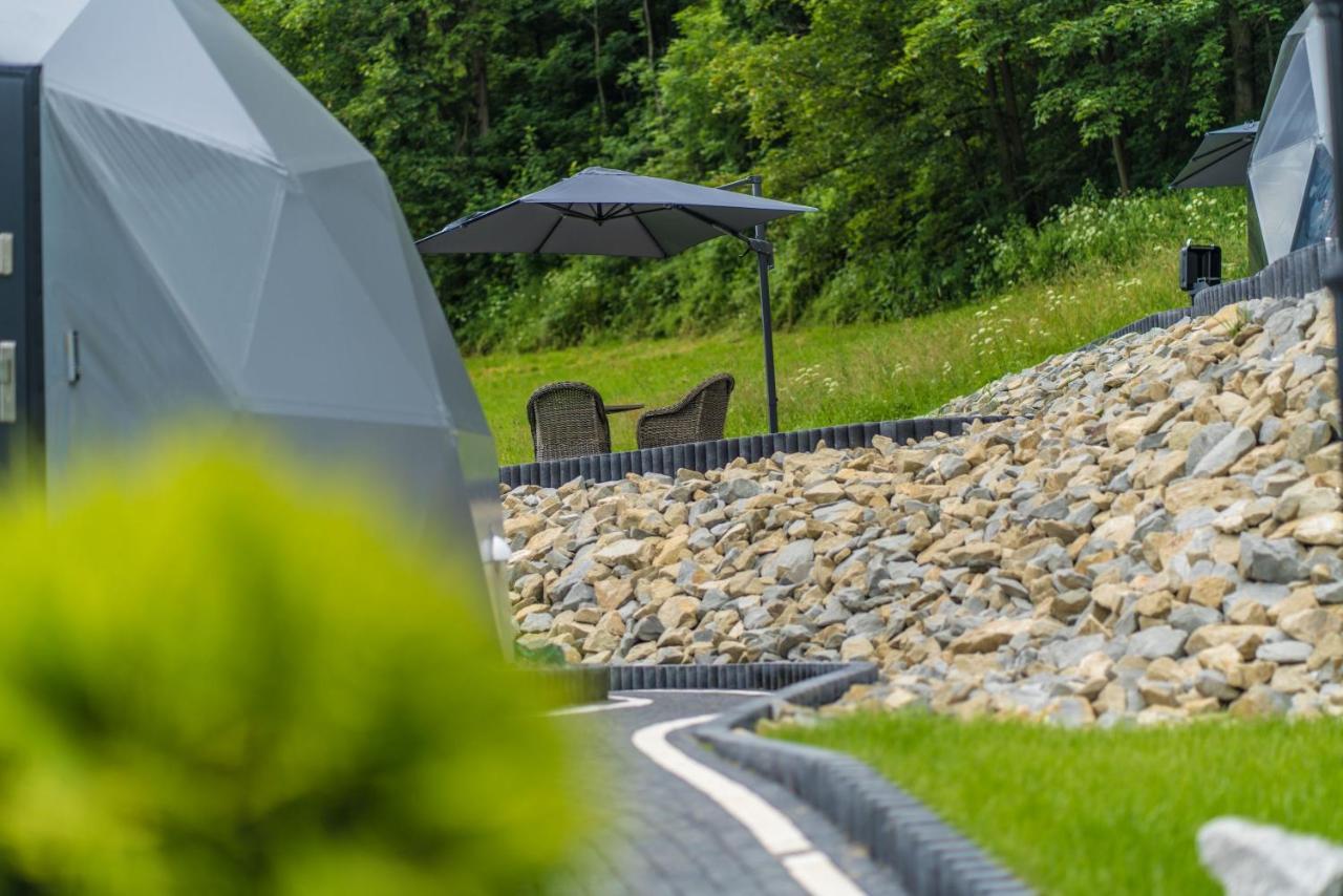 Отель Glamp Royal Бялы-Дунаец Экстерьер фото