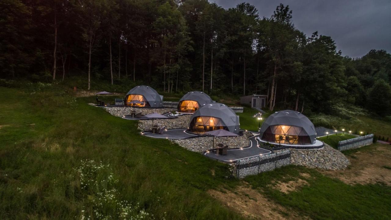 Отель Glamp Royal Бялы-Дунаец Экстерьер фото