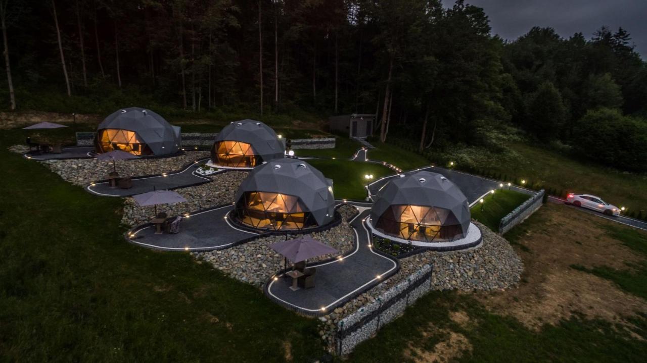 Отель Glamp Royal Бялы-Дунаец Экстерьер фото
