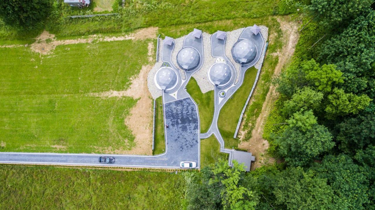 Отель Glamp Royal Бялы-Дунаец Экстерьер фото